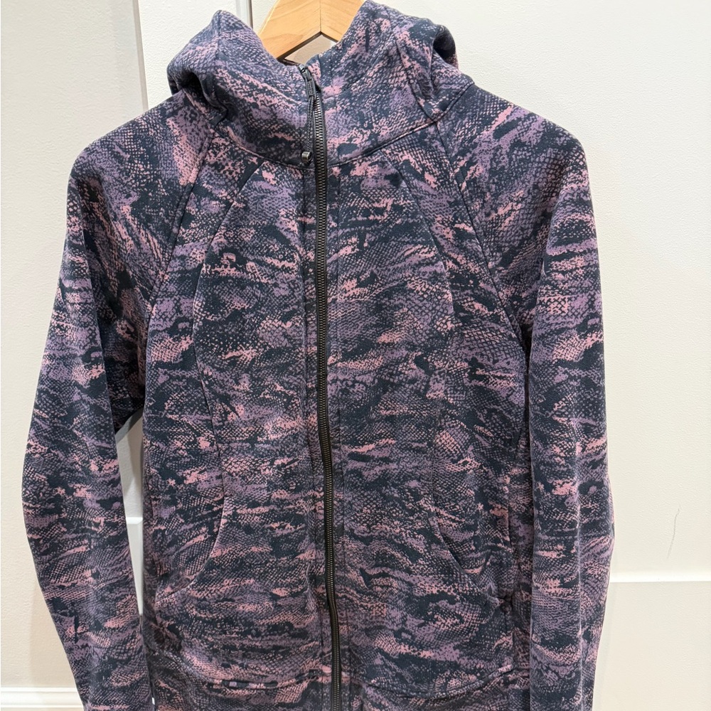 Lululemon Purple, Pink and Black Snakeskin Patterned Scuba Full zip size 10